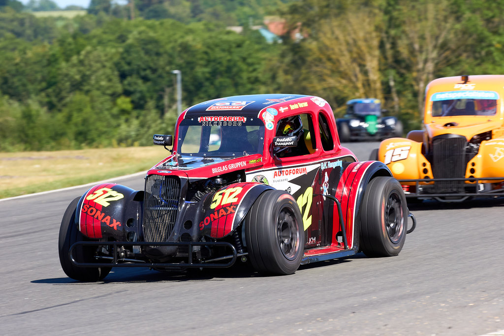 Kevin Verner på vej mod en ny sejr i Legend Car Cup på Ring Djursland
(Foto: Ib Trebbien)